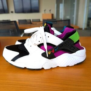 Nike Air Huarache Run Peace Love